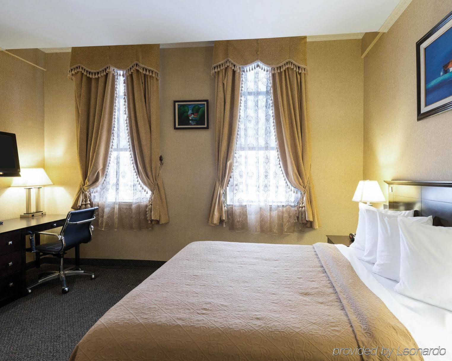 Baltimore Plaza Hotel Exterior photo